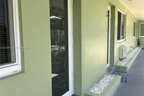 Copropriété à louer à Fort Lauderdale, Floride: 1 chambre, 62.71 m2 № 2176547 - photo 2