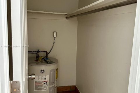 Copropriété à louer à Fort Lauderdale, Floride: 1 chambre, 62.71 m2 № 2176547 - photo 12