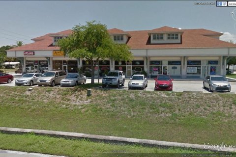 Propiedad comercial en alquiler en Palm Harbor, Florida, 661.84 m2 № 1881395 - foto 2