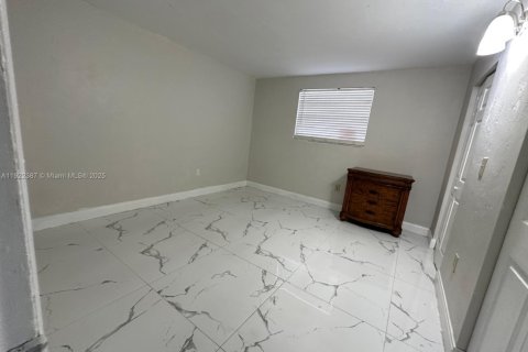 Снять в аренду кондоминиум в Хайалиа, Флорида 1 спальня, 55.37м2, № 1976321 - фото 6