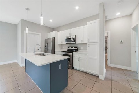 Casa en venta en Kissimmee, Florida, 4 dormitorios, 151.06 m2 № 1810434 - foto 4