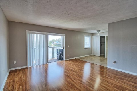 Condominio en alquiler en Tampa, Florida, 2 dormitorios, 85.84 m2 № 2118010 - foto 2
