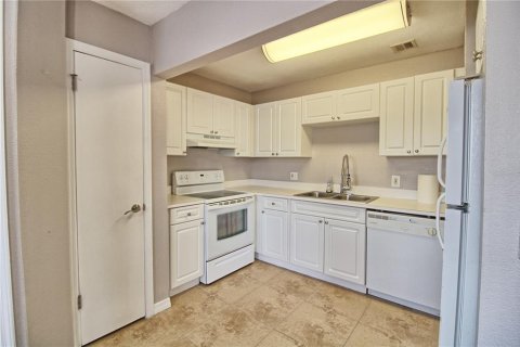 Condominio en alquiler en Tampa, Florida, 2 dormitorios, 85.84 m2 № 2118010 - foto 7