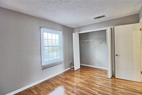 Condominio en alquiler en Tampa, Florida, 2 dormitorios, 85.84 m2 № 2118010 - foto 12