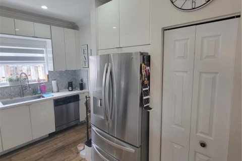Casa en venta en Homestead, Florida, 3 dormitorios, 156.08 m2 № 1937182 - foto 22