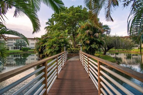 Condominio en venta en Lauderdale Lakes, Florida, 1 dormitorio, 63.55 m2 № 2146540 - foto 3