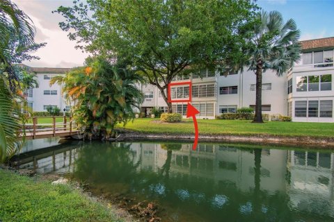 Estudio en el Condominio en Lauderdale Lakes, Florida № 2146540
