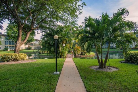 Condominio en venta en Lauderdale Lakes, Florida, 1 dormitorio, 63.55 m2 № 2146540 - foto 17