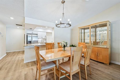 Casa en alquiler en Sarasota, Florida, 2 dormitorios, 124.49 m2 № 1854323 - foto 8