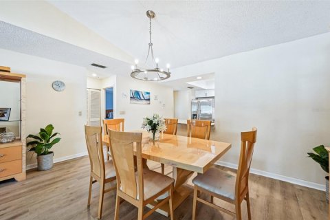 Casa en alquiler en Sarasota, Florida, 2 dormitorios, 124.49 m2 № 1854323 - foto 9