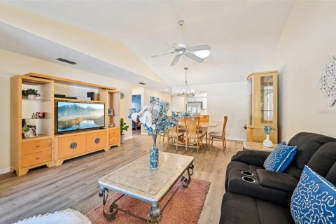 Casa en alquiler en Sarasota, Florida, 2 dormitorios, 124.49 m2 № 1854323 - foto 6