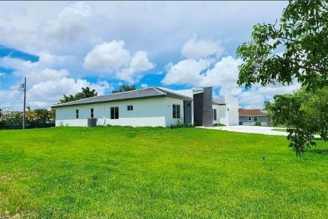 Снять в аренду виллу или дом в Хомстед, Флорида 4 спальни, 334.45м2, № 1991664 - фото 4