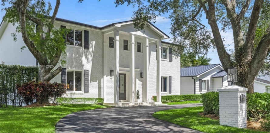 House in Pinecrest, Florida 4 bedrooms, 415.37 sq.m. № 1938988