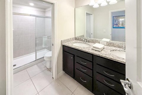 House in Davenport, Florida 7 bedrooms, 304.91 sq.m. № 1769625 - photo 20