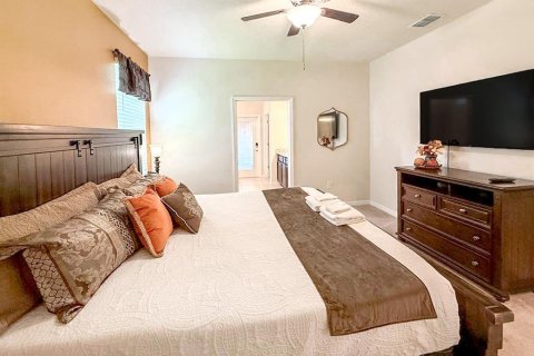 House in Davenport, Florida 7 bedrooms, 304.91 sq.m. № 1769625 - photo 24