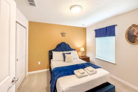 House in Davenport, Florida 7 bedrooms, 304.91 sq.m. № 1769625 - photo 6