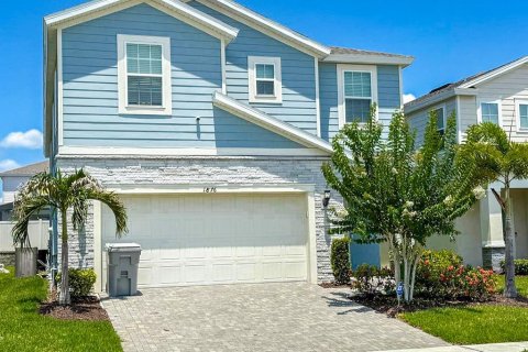 House in Davenport, Florida 7 bedrooms, 304.91 sq.m. № 1769625 - photo 1