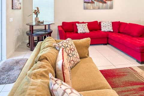 House in Davenport, Florida 7 bedrooms, 304.91 sq.m. № 1769625 - photo 8