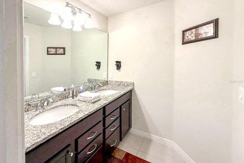 House in Davenport, Florida 7 bedrooms, 304.91 sq.m. № 1769625 - photo 27