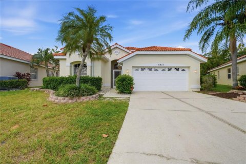 House in Sarasota, Florida 3 bedrooms, 165.27 sq.m. № 2329883