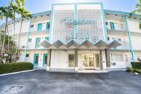 Condominio en venta en Hallandale Beach, Florida, 1 dormitorio, 65.03 m2 № 1947115 - foto 3