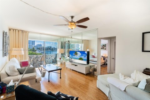 Condominio en venta en Hallandale Beach, Florida, 1 dormitorio, 65.03 m2 № 1947115 - foto 6