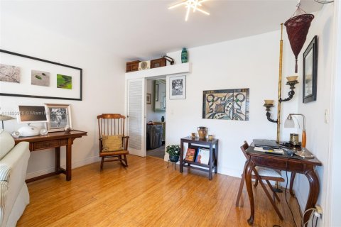 Condominio en venta en Hallandale Beach, Florida, 1 dormitorio, 65.03 m2 № 1947115 - foto 7