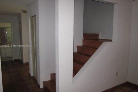 House in Miami, Florida 4 bedrooms, 214.05 sq.m. № 1579503 - photo 29