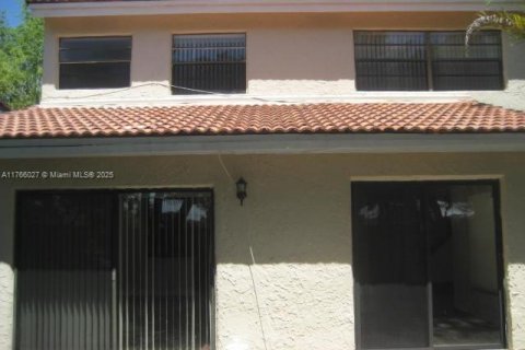 House in Miami, Florida 4 bedrooms, 214.05 sq.m. № 1579503 - photo 22