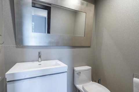 Купить виллу или дом в Корал-Гейблс, Флорида 4 спальни, 275.73м2, № 2154355 - фото 12