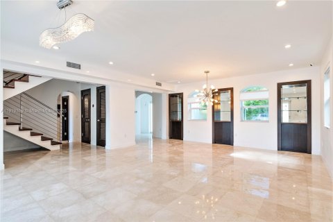 Купить виллу или дом в Корал-Гейблс, Флорида 4 спальни, 275.73м2, № 2154355 - фото 11