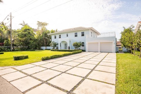 Купить виллу или дом в Корал-Гейблс, Флорида 4 спальни, 275.73м2, № 2154355 - фото 6