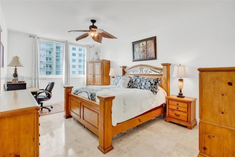 Copropriété à vendre à Hallandale Beach, Floride: 2 chambres, 97.73 m2 № 2153281 - photo 16