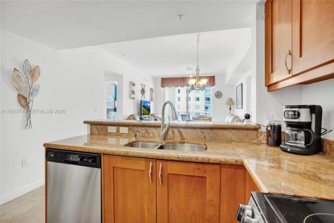 Copropriété à vendre à Hallandale Beach, Floride: 2 chambres, 97.73 m2 № 2153281 - photo 7