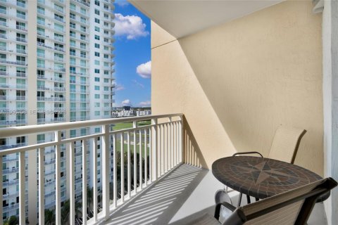Copropriété à vendre à Hallandale Beach, Floride: 2 chambres, 97.73 m2 № 2153281 - photo 25