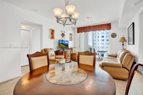 Copropriété à vendre à Hallandale Beach, Floride: 2 chambres, 97.73 m2 № 2153281 - photo 12