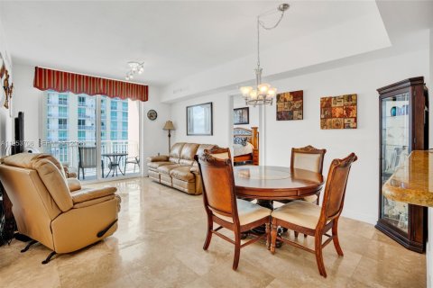 Copropriété à vendre à Hallandale Beach, Floride: 2 chambres, 97.73 m2 № 2153281 - photo 11