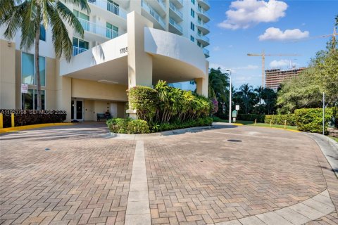 Copropriété à vendre à Hallandale Beach, Floride: 2 chambres, 97.73 m2 № 2153281 - photo 30