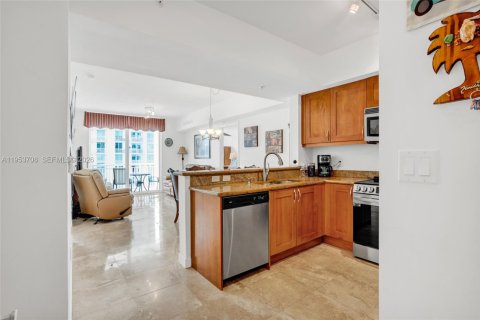 Copropriété à vendre à Hallandale Beach, Floride: 2 chambres, 97.73 m2 № 2153281 - photo 4