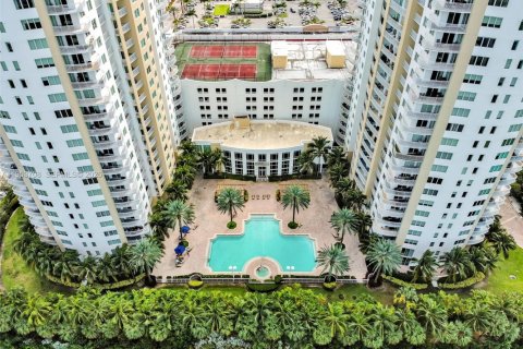 Copropriété à vendre à Hallandale Beach, Floride: 2 chambres, 97.73 m2 № 2153281 - photo 3