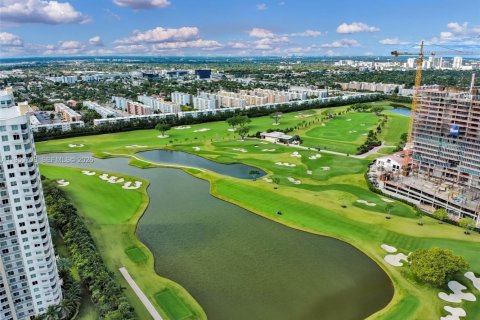 Copropriété à vendre à Hallandale Beach, Floride: 2 chambres, 97.73 m2 № 2153281 - photo 2