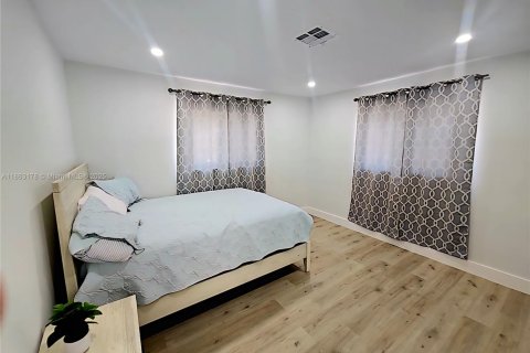 House in Fort Lauderdale, Florida 3 bedrooms, 117.8 sq.m. № 1890508 - photo 24