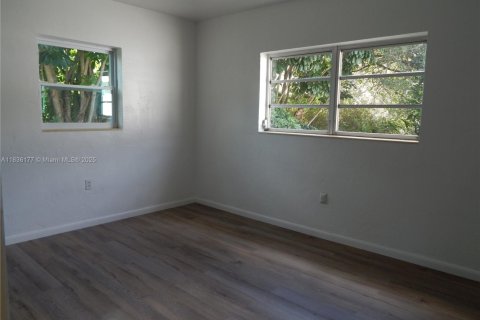 House in Miami, Florida 4 bedrooms, 138.05 sq.m. № 1819912 - photo 8