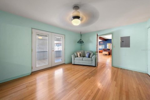 Commercial property in Treasure Island, Florida 480.12 sq.m. № 2195134 - photo 30