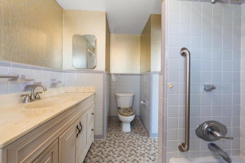 Commercial property in Treasure Island, Florida 480.12 sq.m. № 2195134 - photo 28