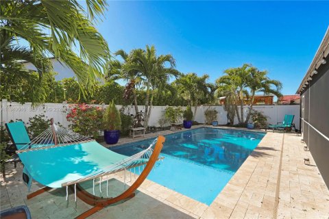 Villa ou maison à vendre à Miami, Floride: 5 chambres, 195.28 m2 № 2004856 - photo 11