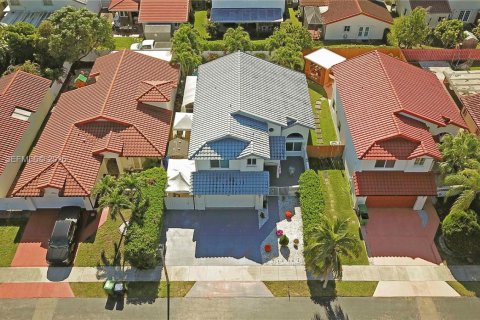 Villa ou maison à vendre à Miami, Floride: 5 chambres, 195.28 m2 № 2004856 - photo 5