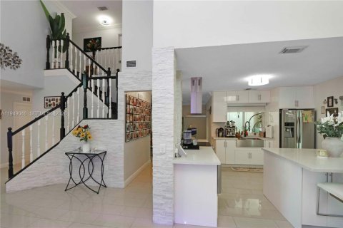 Villa ou maison à vendre à Miami, Floride: 5 chambres, 195.28 m2 № 2004856 - photo 13