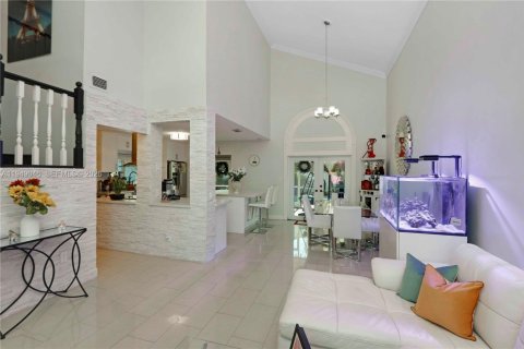 Villa ou maison à vendre à Miami, Floride: 5 chambres, 195.28 m2 № 2004856 - photo 14