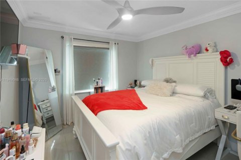 Villa ou maison à vendre à Miami, Floride: 5 chambres, 195.28 m2 № 2004856 - photo 22